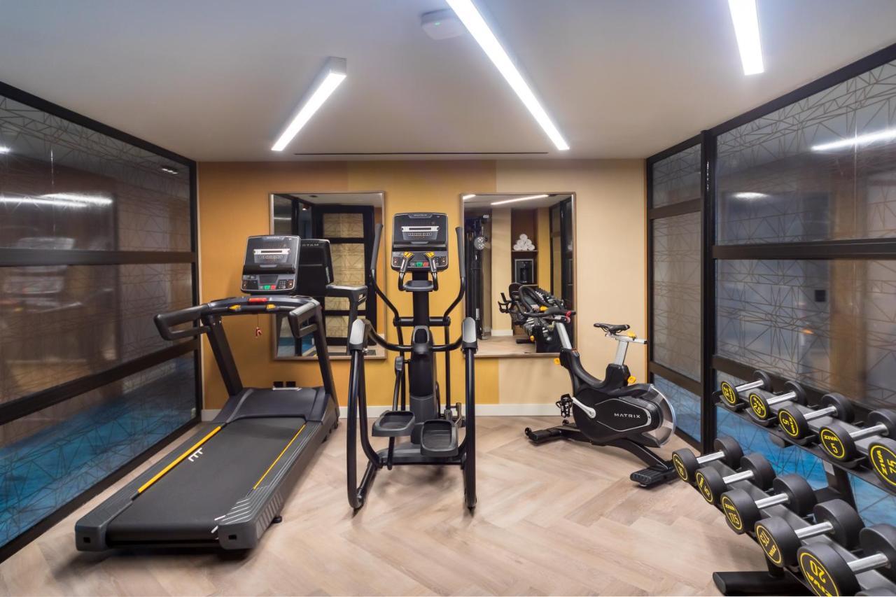 Barcelo Funchal Oldtown Funchal (Madeira) Exterior foto The gym at the hotel